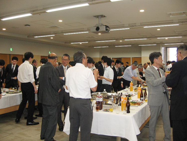 ���e��i